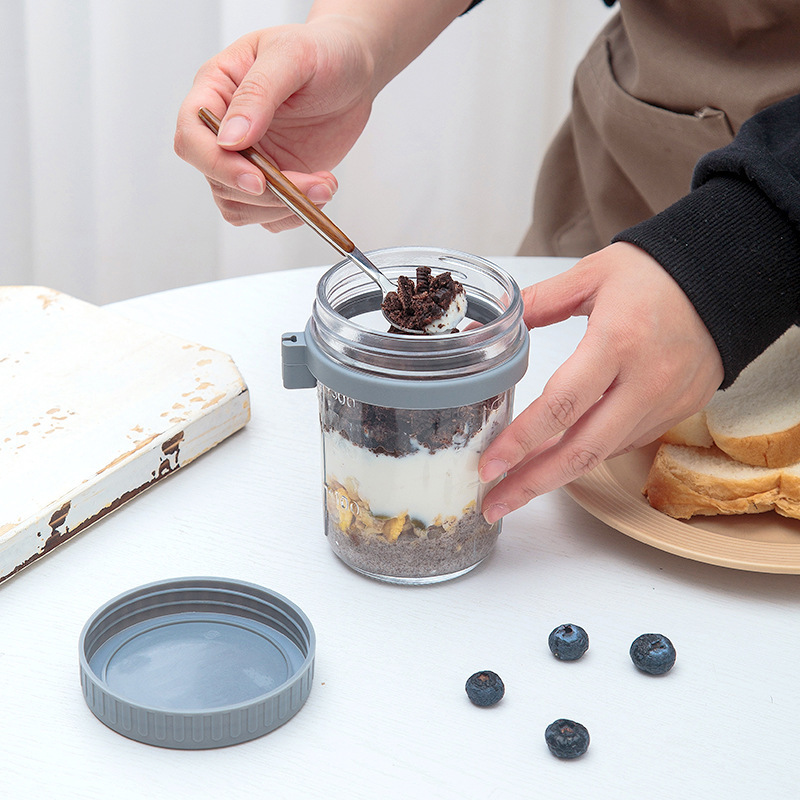 وعاء زجاجي للشوفان مع غطاء محك - مراجعة Overnight Oat Jar وسعره